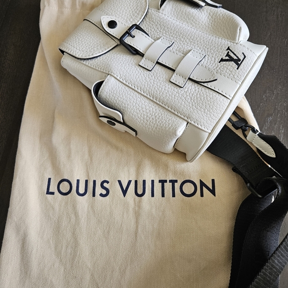 LOUIS VUITTON Taurillon Christopher Sling White - Picture 3 of 10